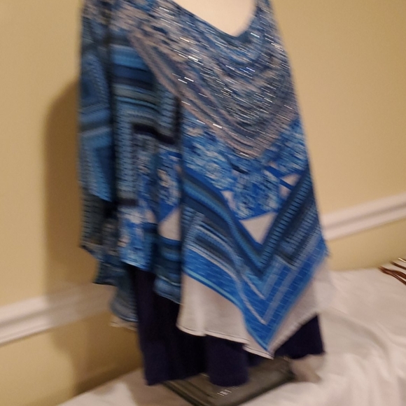 Blouse - Picture 2 of 8